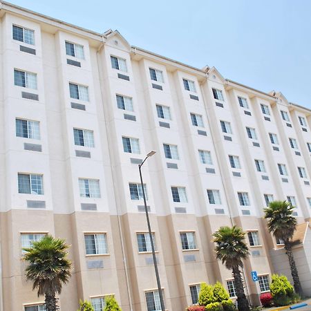 Microtel Inn And Suites By Wyndham Toluca Exterior photo