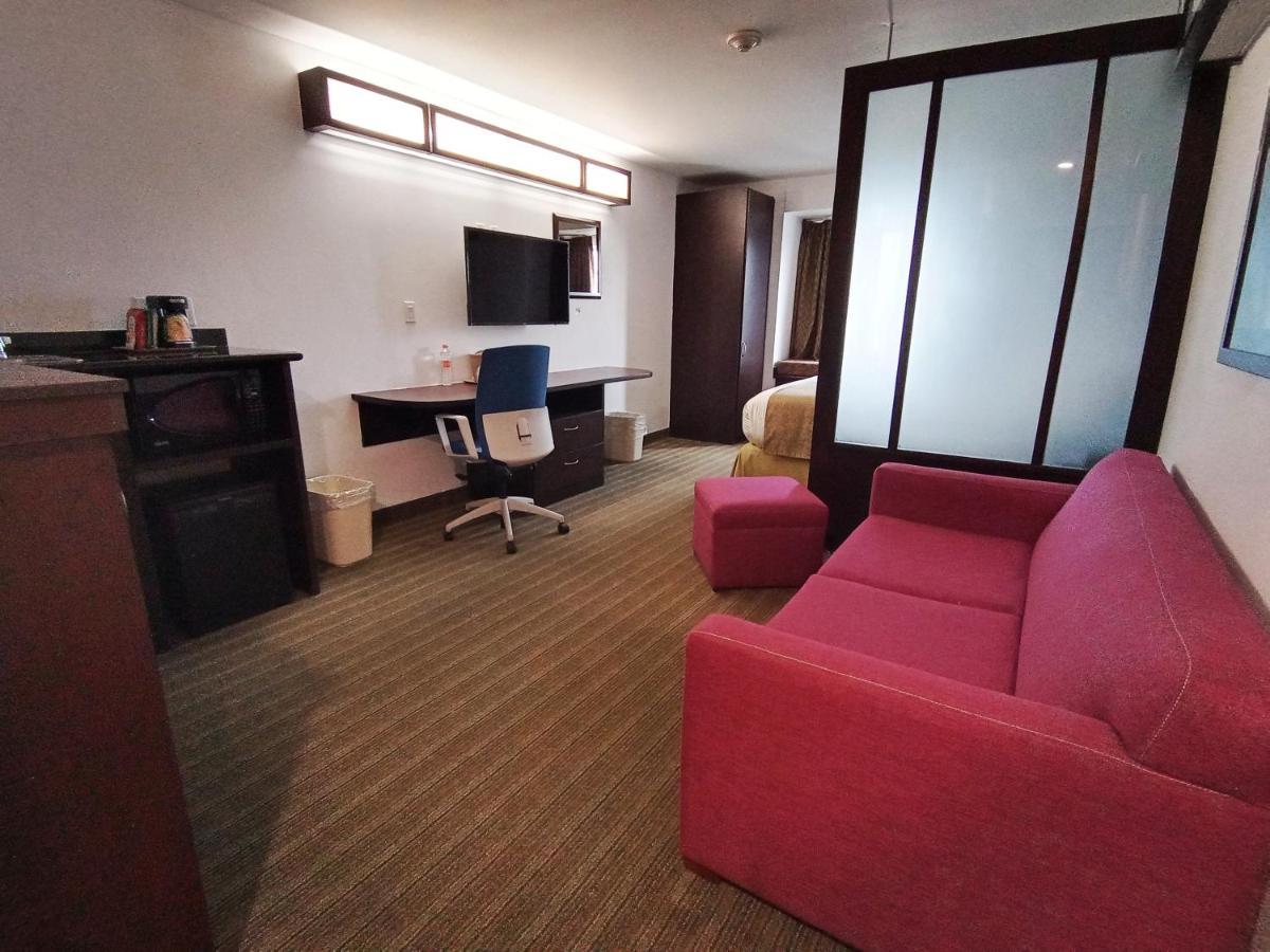 Microtel Inn And Suites By Wyndham Toluca Exterior photo