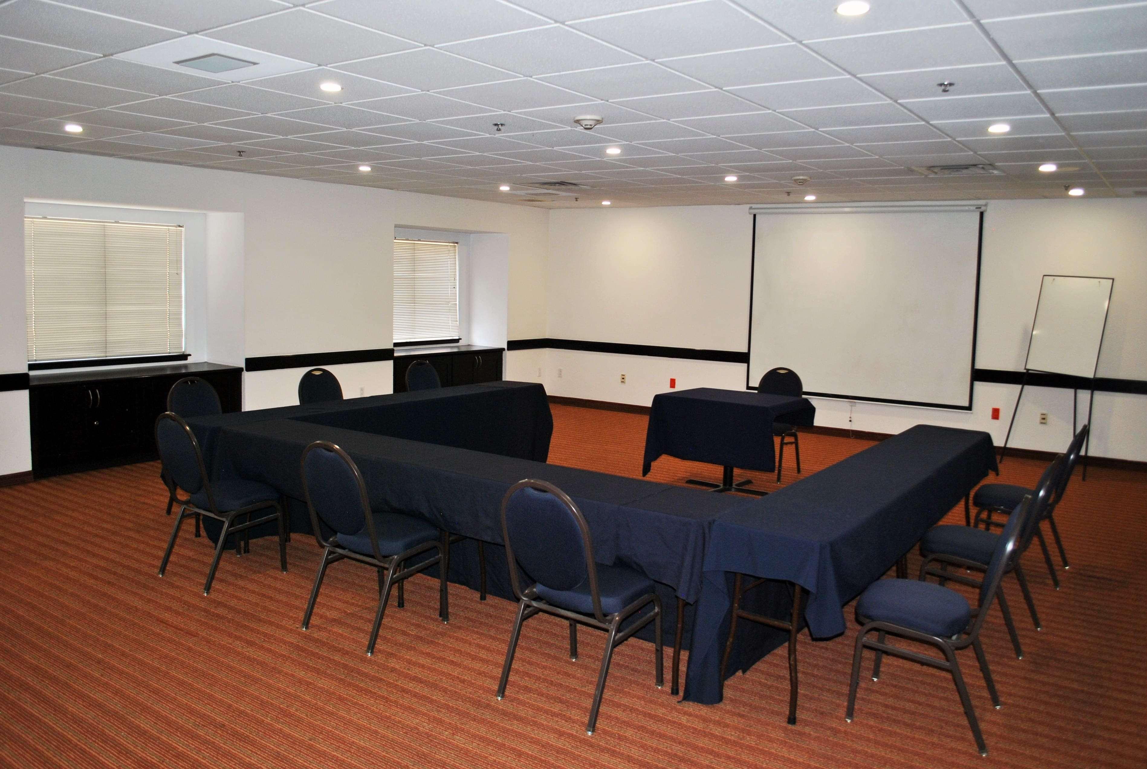 Microtel Inn And Suites By Wyndham Toluca Exterior photo