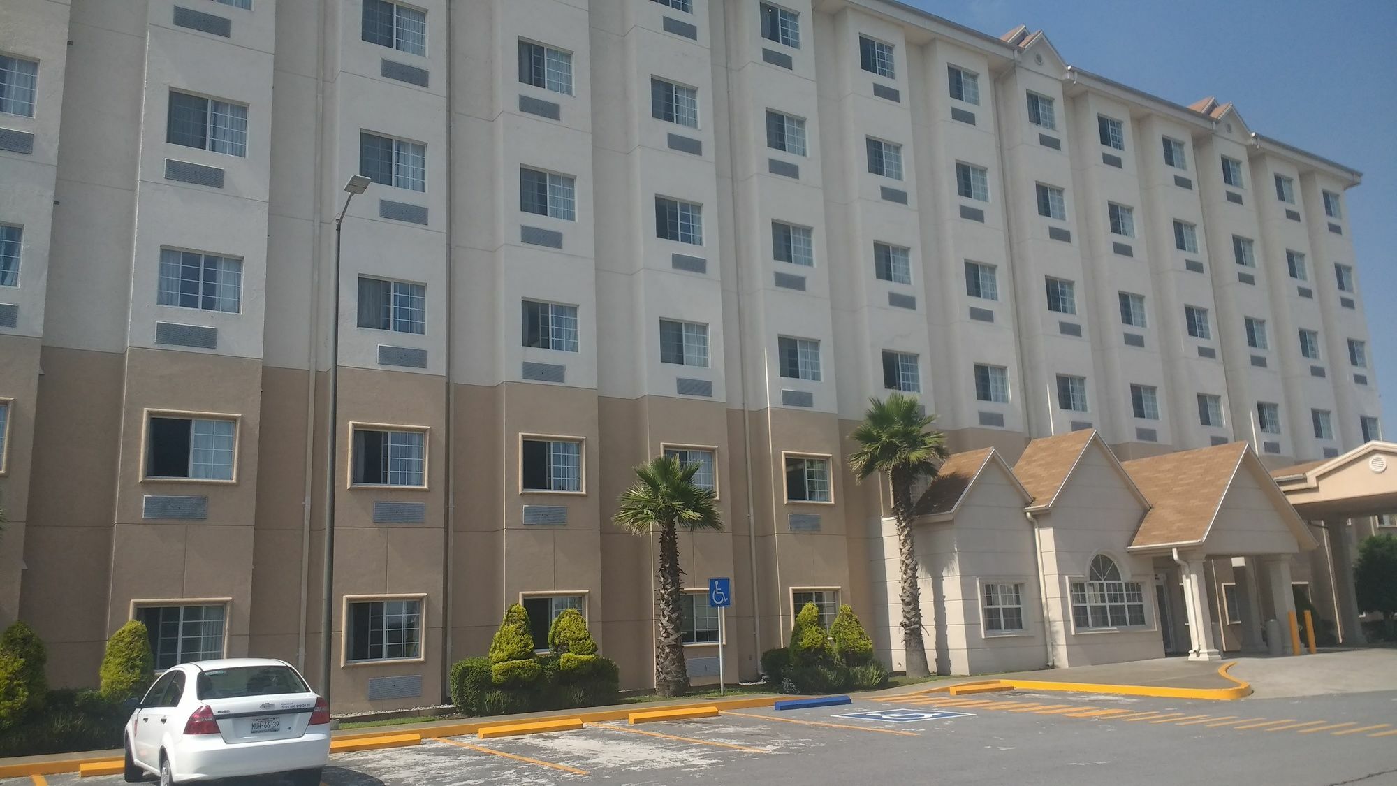 Microtel Inn And Suites By Wyndham Toluca Exterior photo